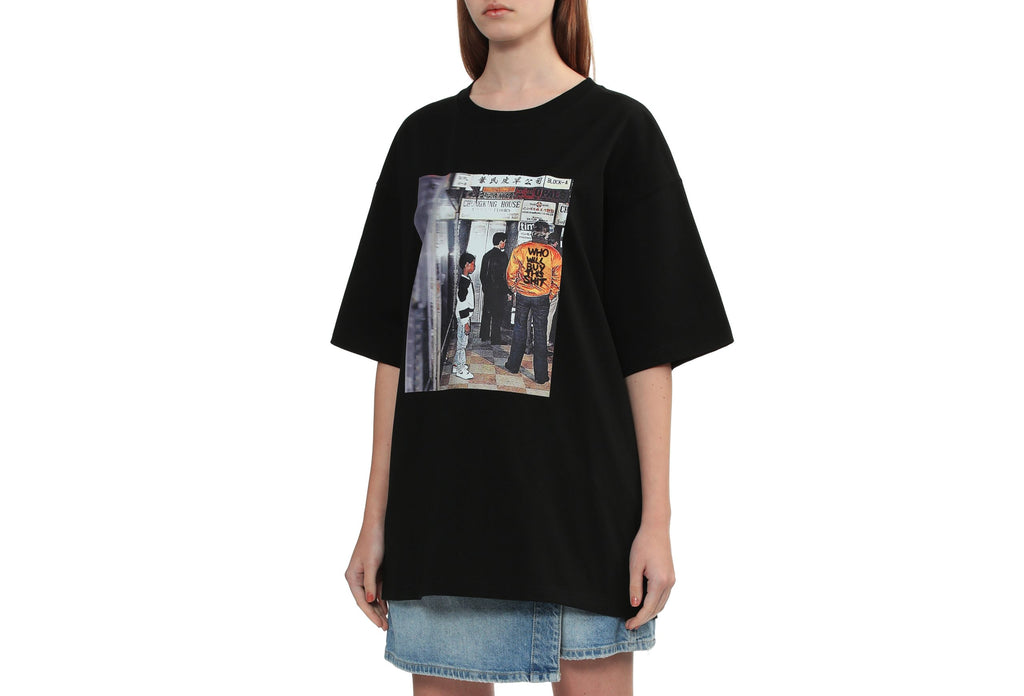 WHO WILL BUY THIS SHIT “YE IN DA CHUNGKING HOUSE” TEE / BLACK
